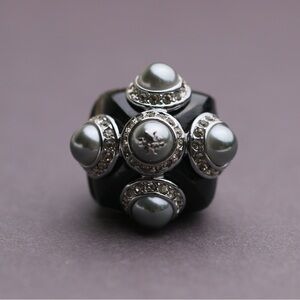 Vintage Tory Burch Bold Pearl Statement Ring Size 8